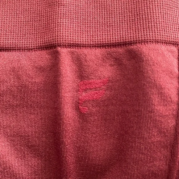 Fabletics SYNC High-Waisted Perforated 7/8 Leggings XS Burgandy Red - Picture 5 of 9